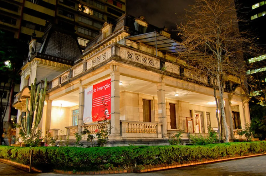 Prédio da Casa das Rosas